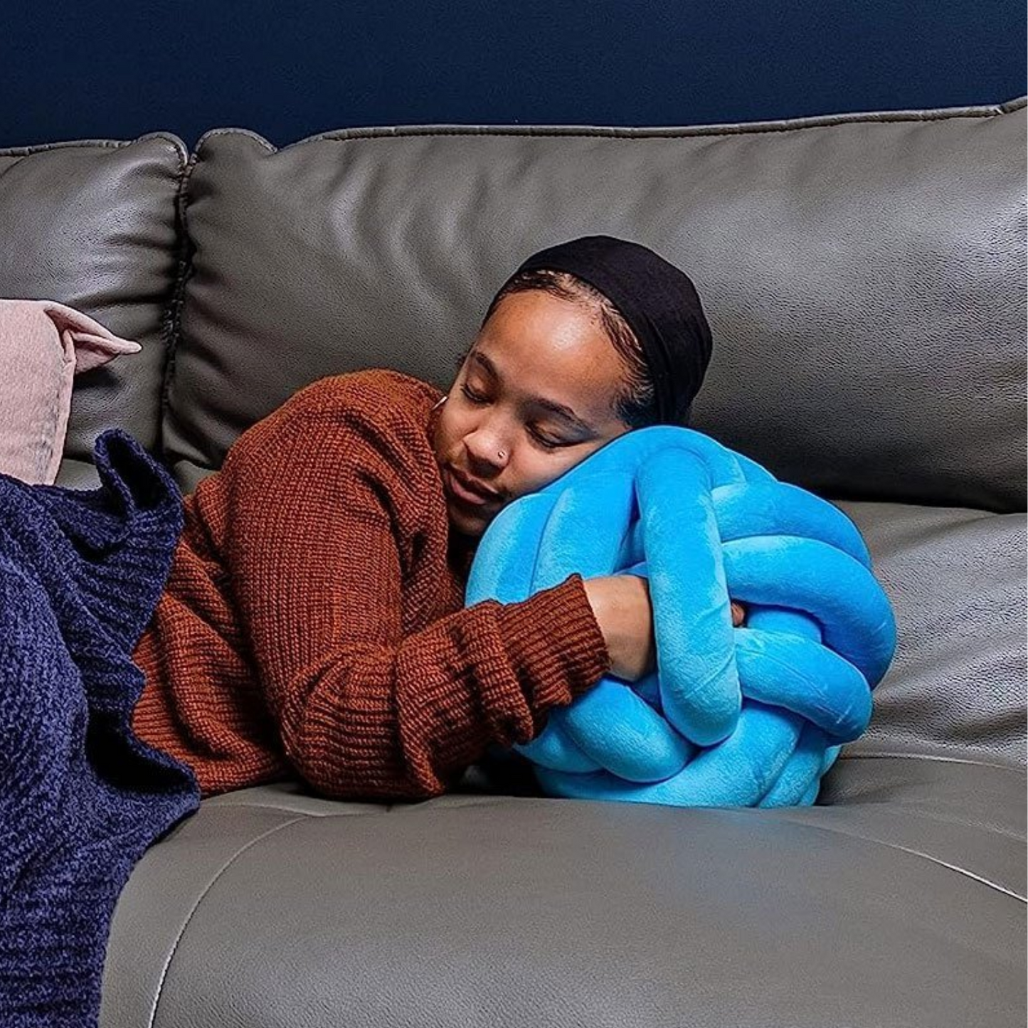 Sensory Cuddle Ball Calming Deep Pressure Cushion | Sensory Aid for Kids & Adults UK
