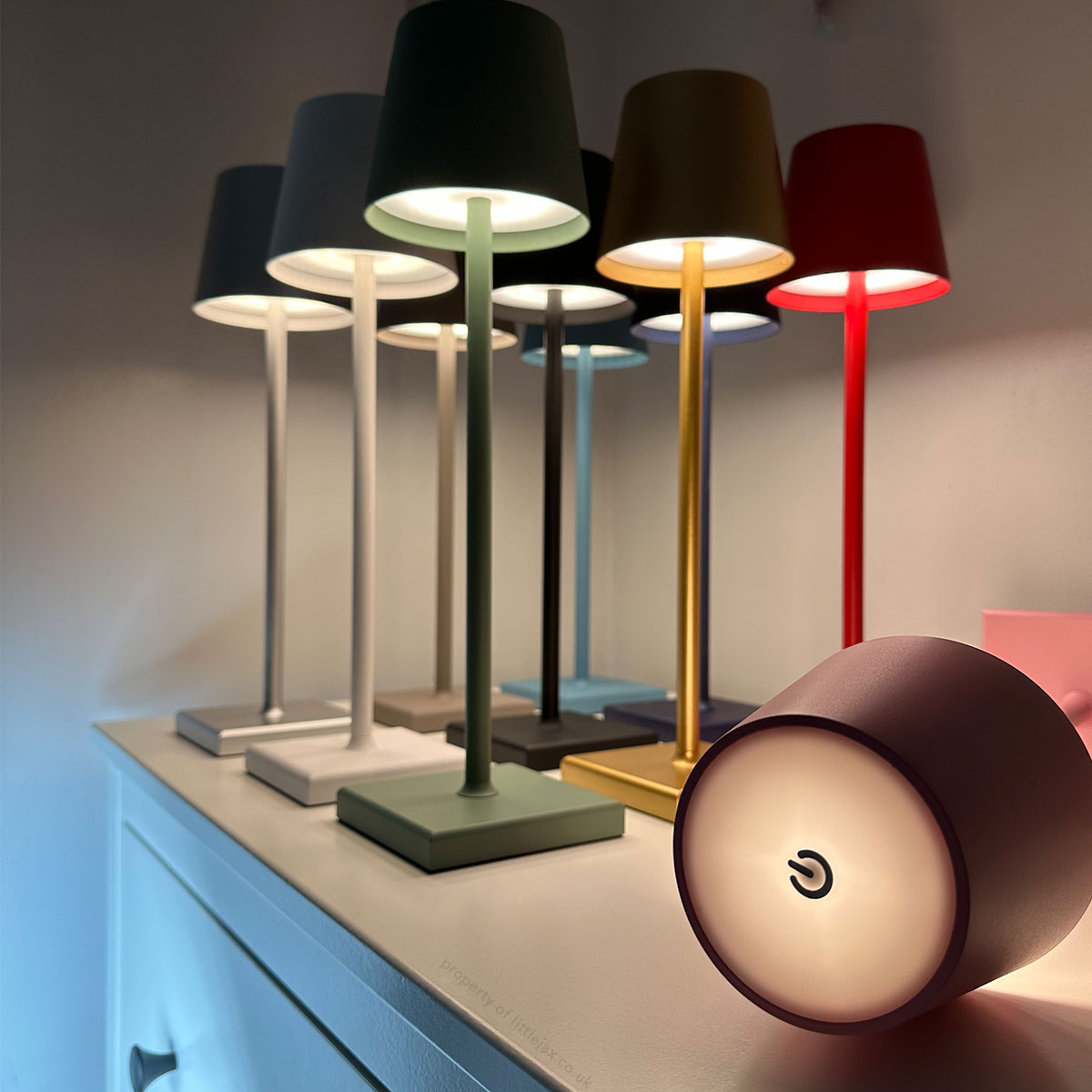 Stylish LED Bedside Lamp – Cordless, Rechargeable & Modern