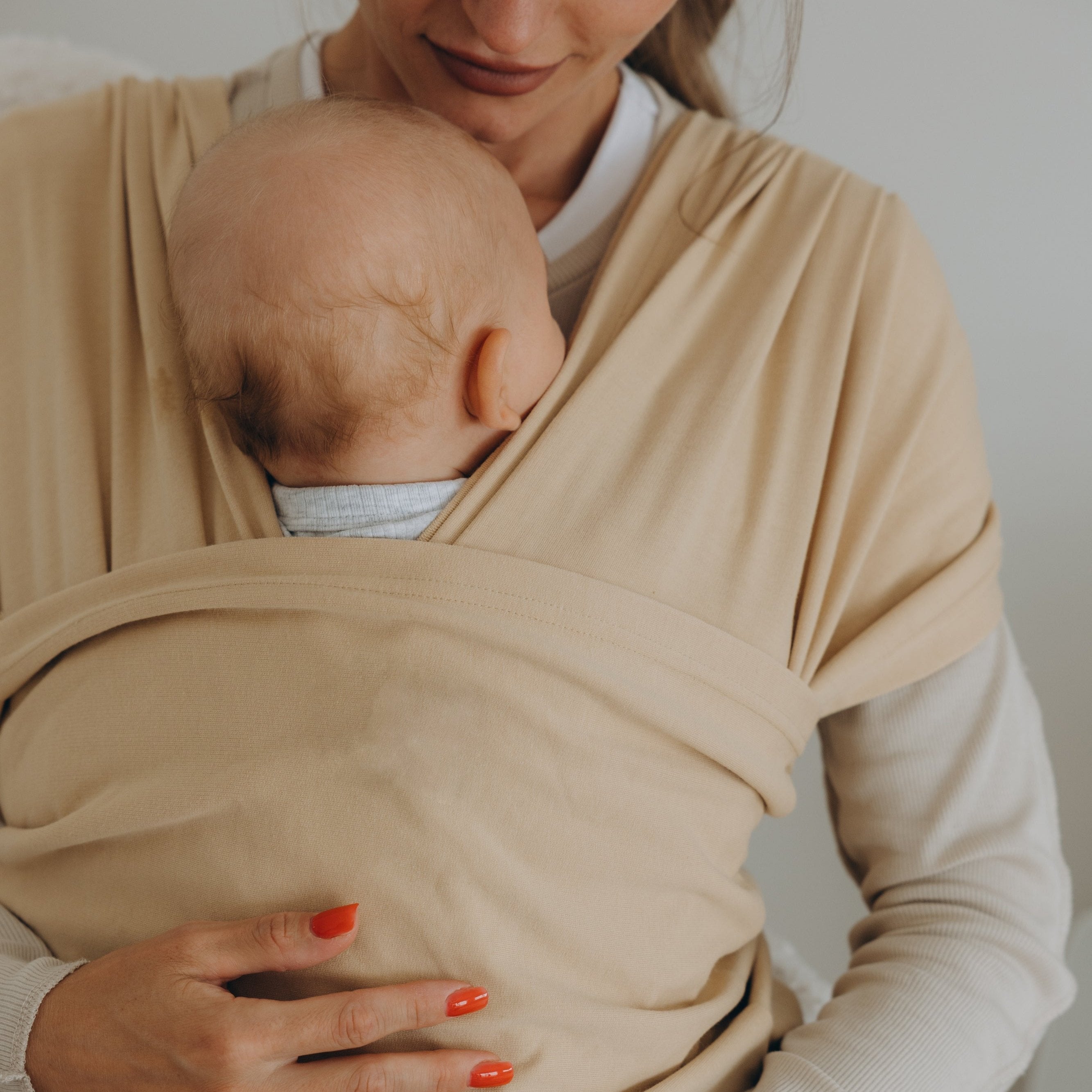 Adjustable Baby Sling Carrier for Infants - Comfortable Babywearing Solution for Parents on the Go