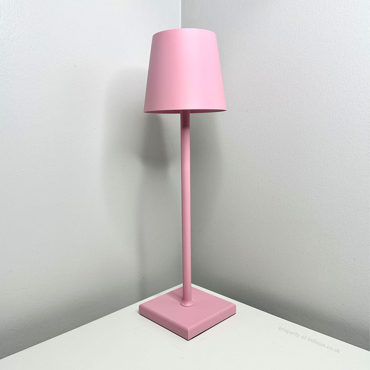 Stylish LED Bedside Lamp – Cordless, Rechargeable & Modern